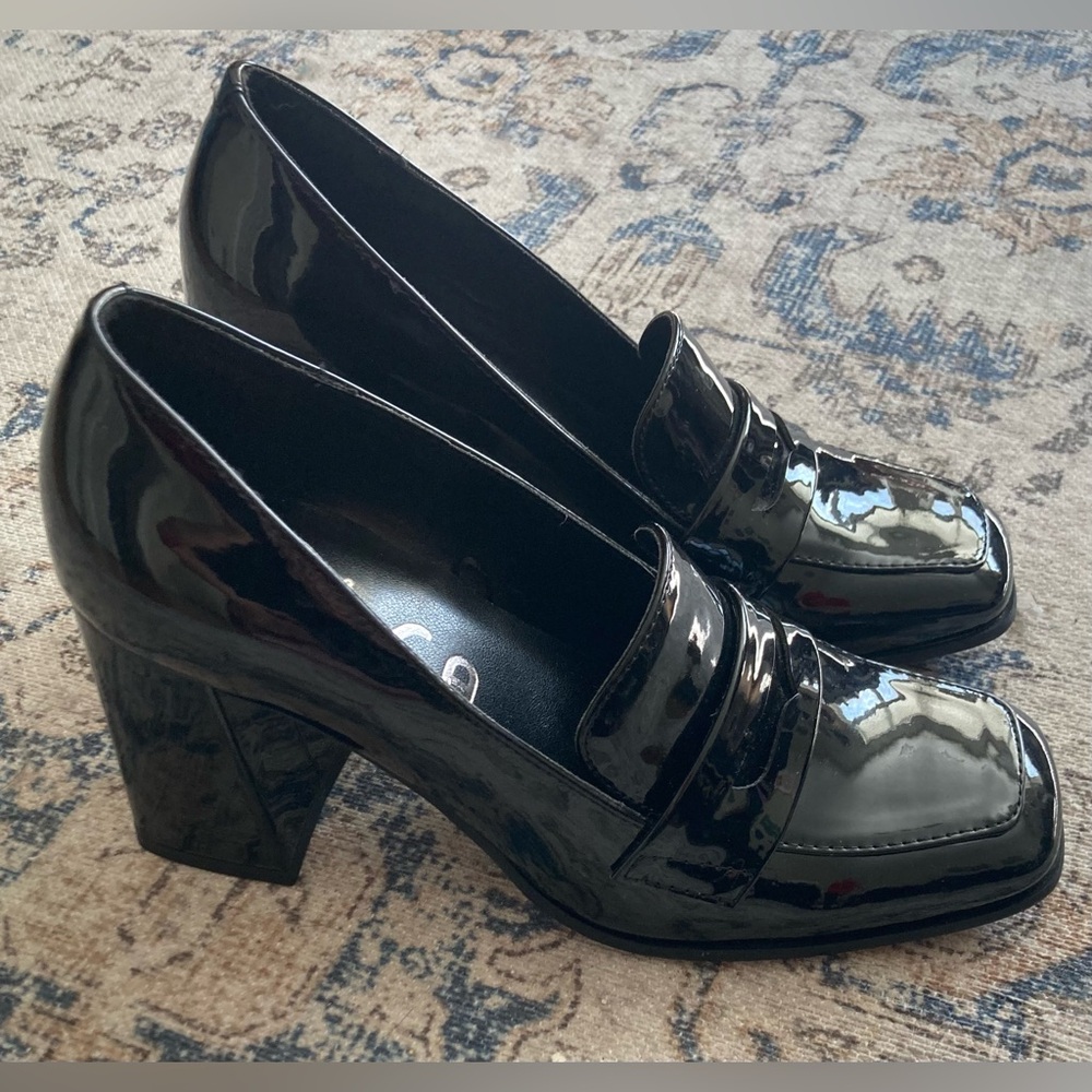Unisa Women’s Vegan Patent Leather Look Chunky Heel Loafers - Picture 2 of 9